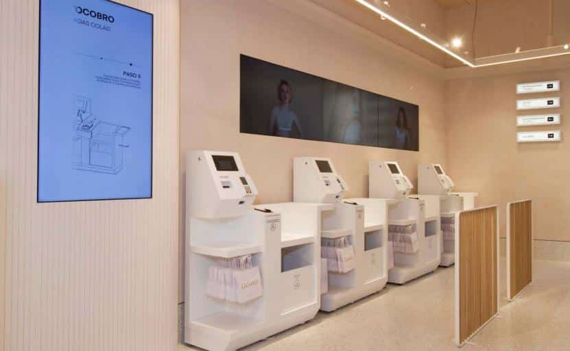 Cajas autocobro Zara. @cdn.businessinsider.es