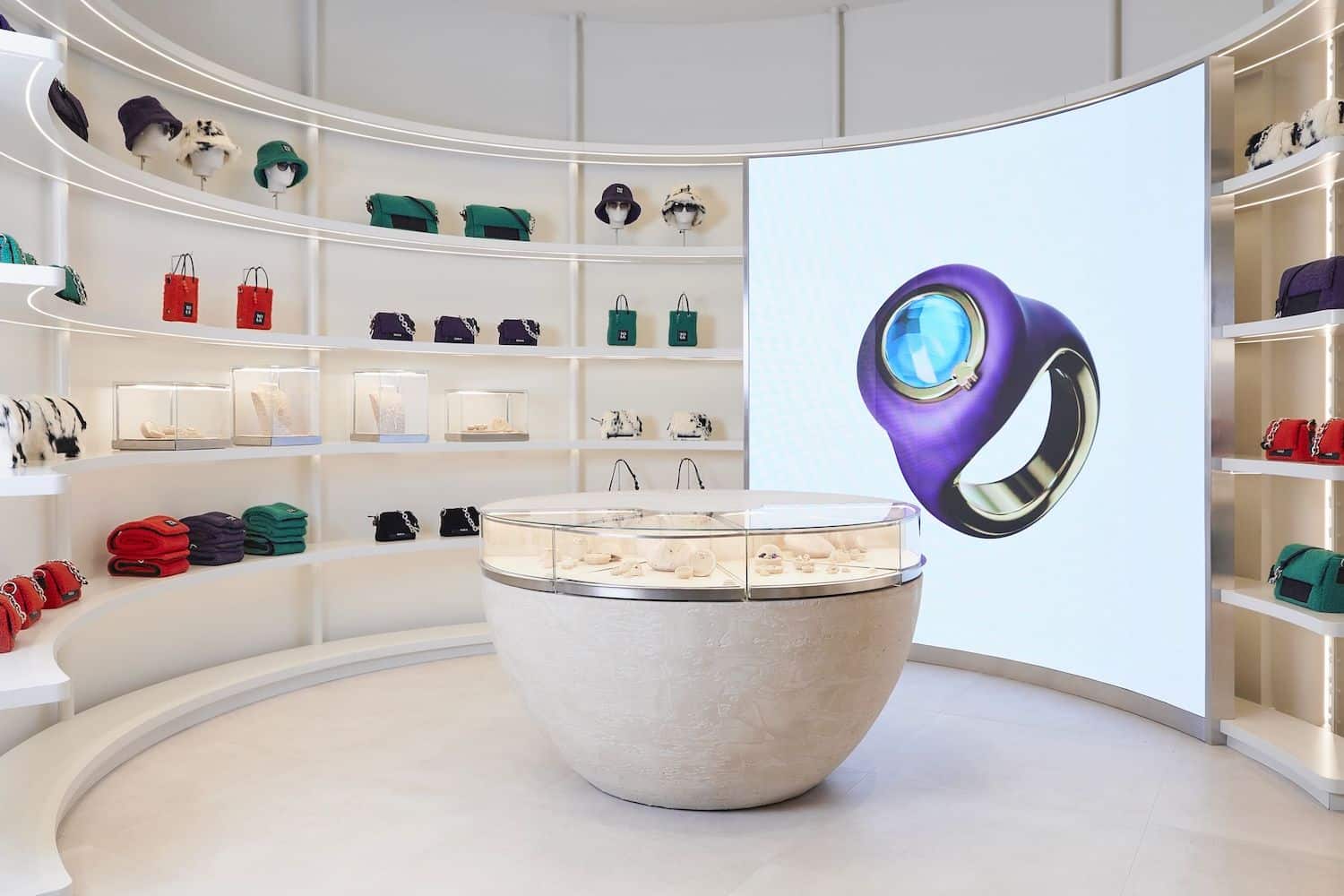 El mundo virtual avanza en joyería: cómo es el showroom digital de Tous